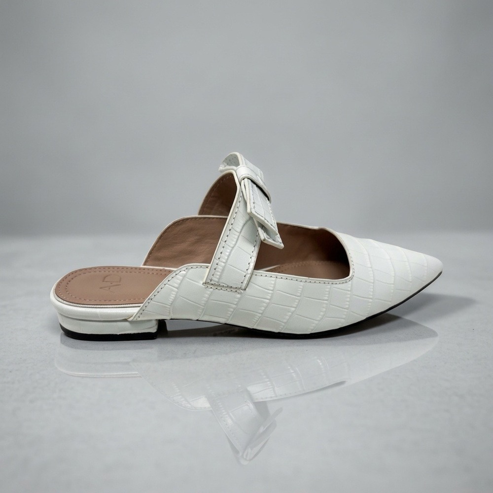 A.D & Daughters Jemma Mules Womens 5 White Croc Embossed Leather Bow Slip On